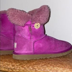 Fuchsia short UGG boots